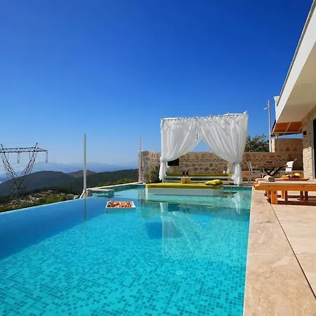 Muenih - Hill Willa Kalkan
